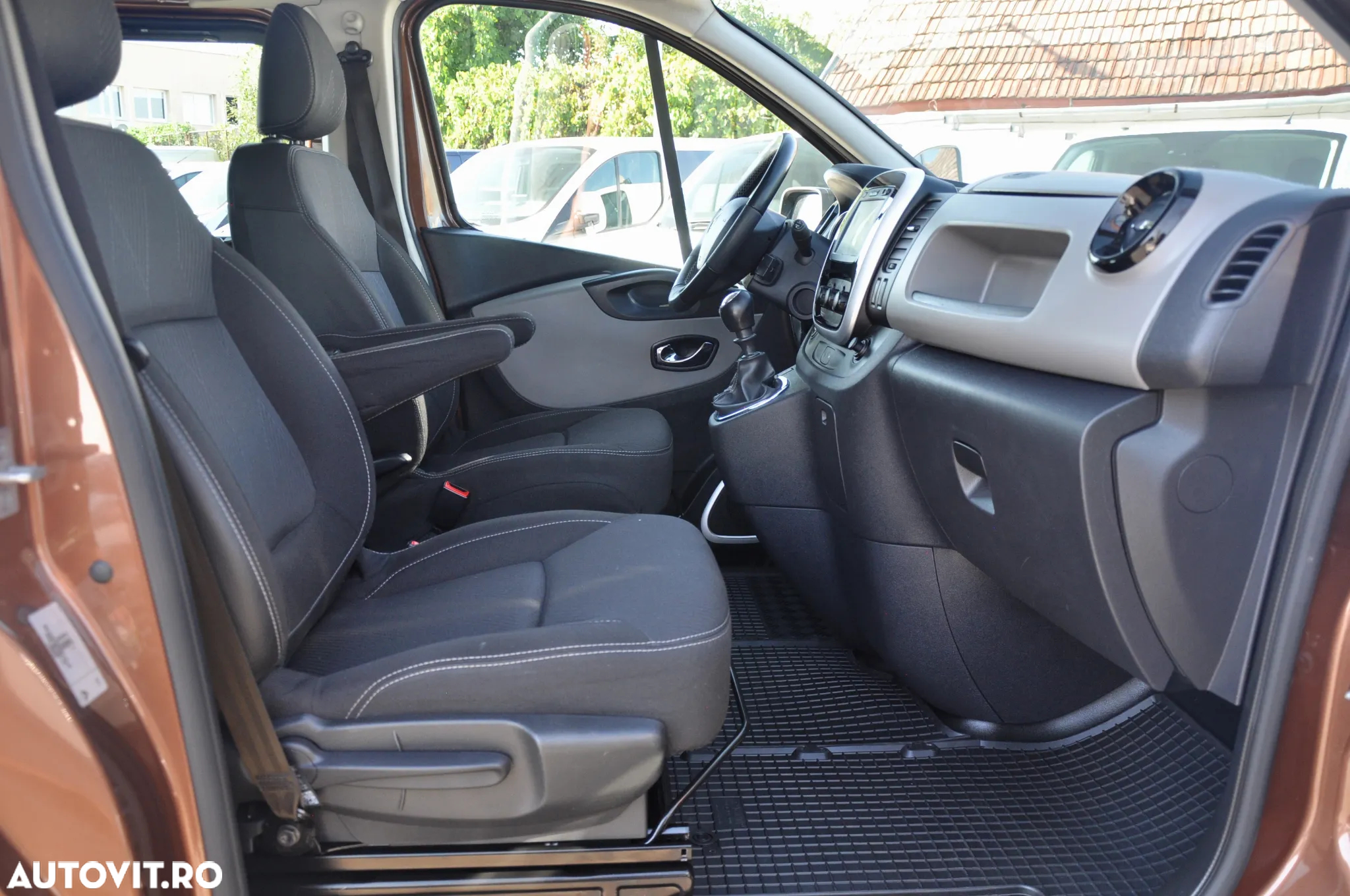 Renault Trafic - 14