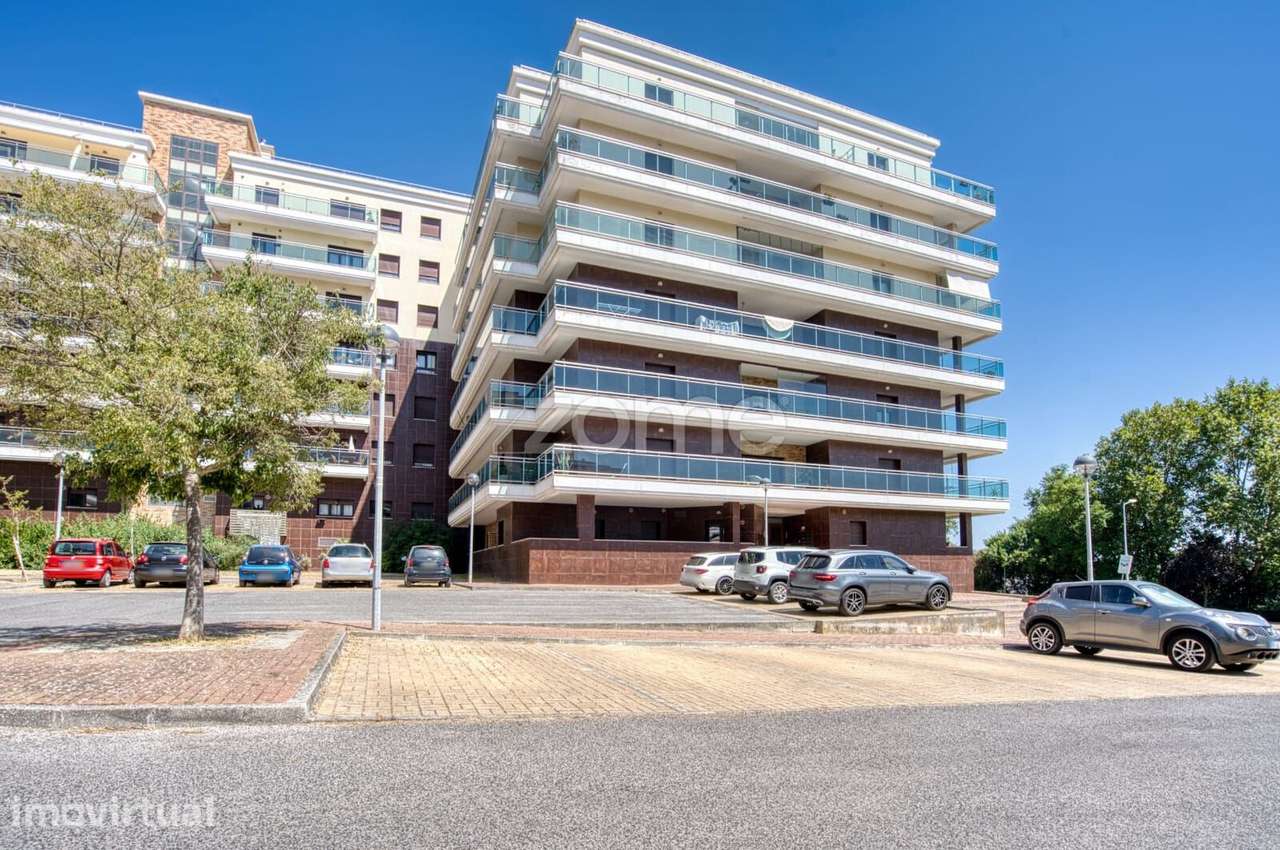 Apartamento T2 Espaçoso nos Terraços da Ponte – Sacavém - Grande imagem: 2/34