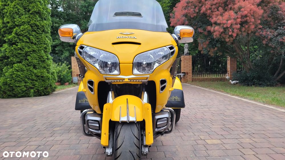 Honda GL - 9