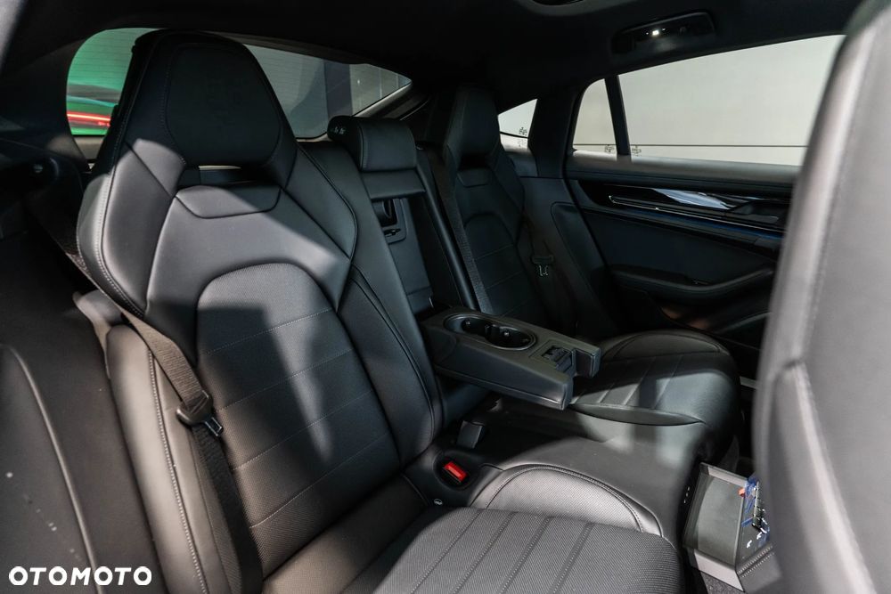 Porsche Panamera 4 - 13