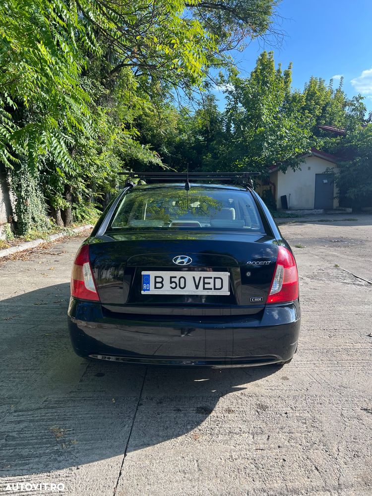 Hyundai Accent - 4