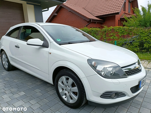 Opel Astra III GTC 1.8 Enjoy