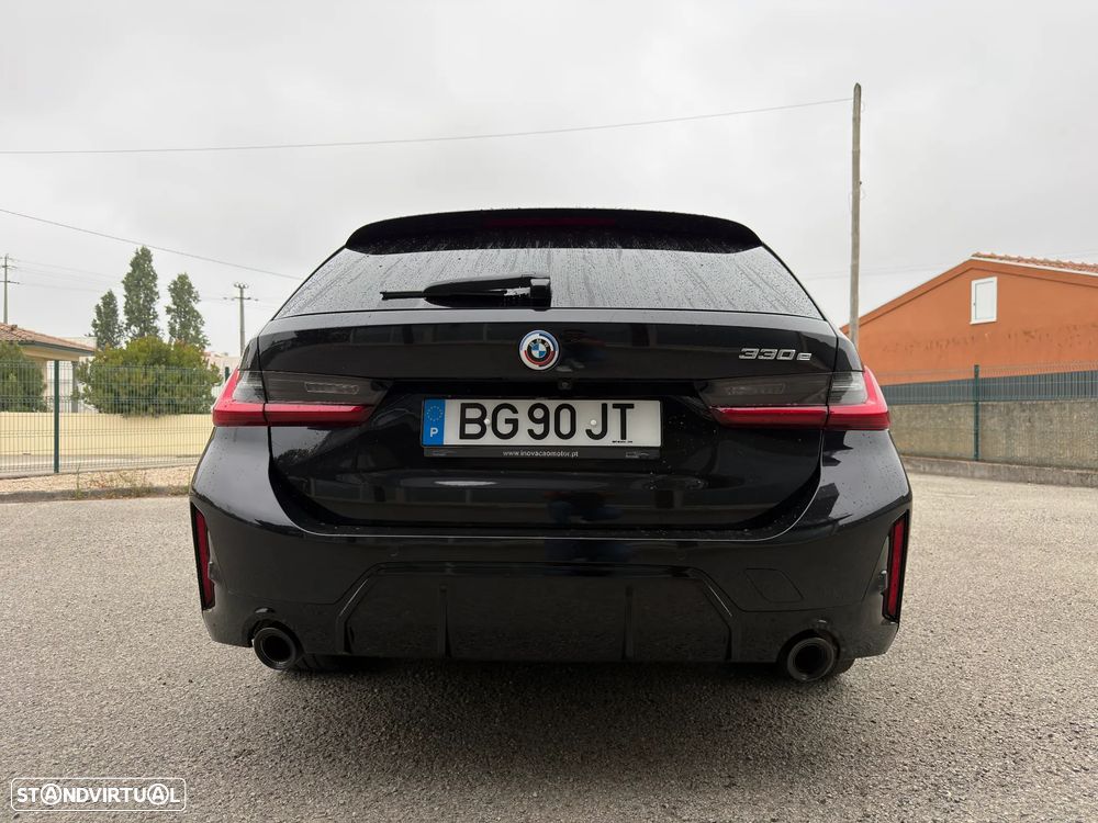 BMW 330 e Pack 50 anos M Auto - 11