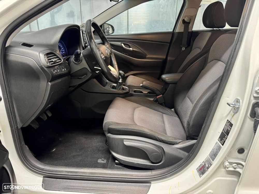 Hyundai i30 SW - 25