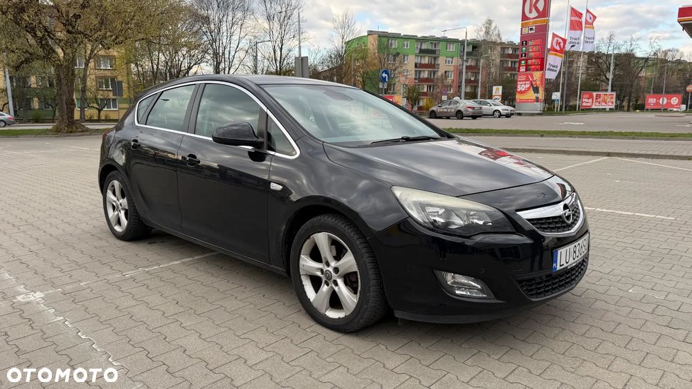 Opel Astra 1.6 Turbo - 1
