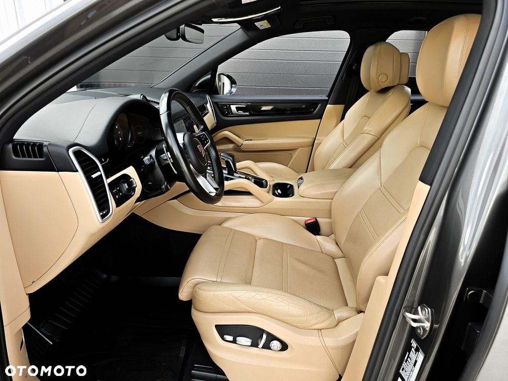Porsche Cayenne Tiptronic S - 12