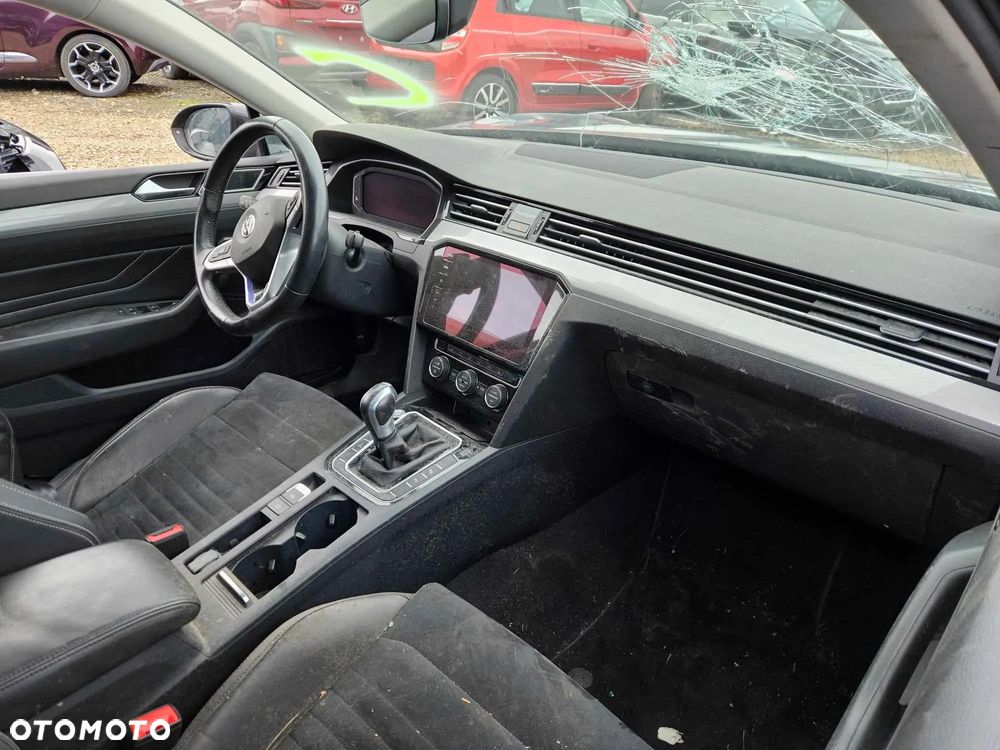 Volkswagen Passat ver-variant-1-4-tsi-plug--in--hybrid-dsg-gte - 8