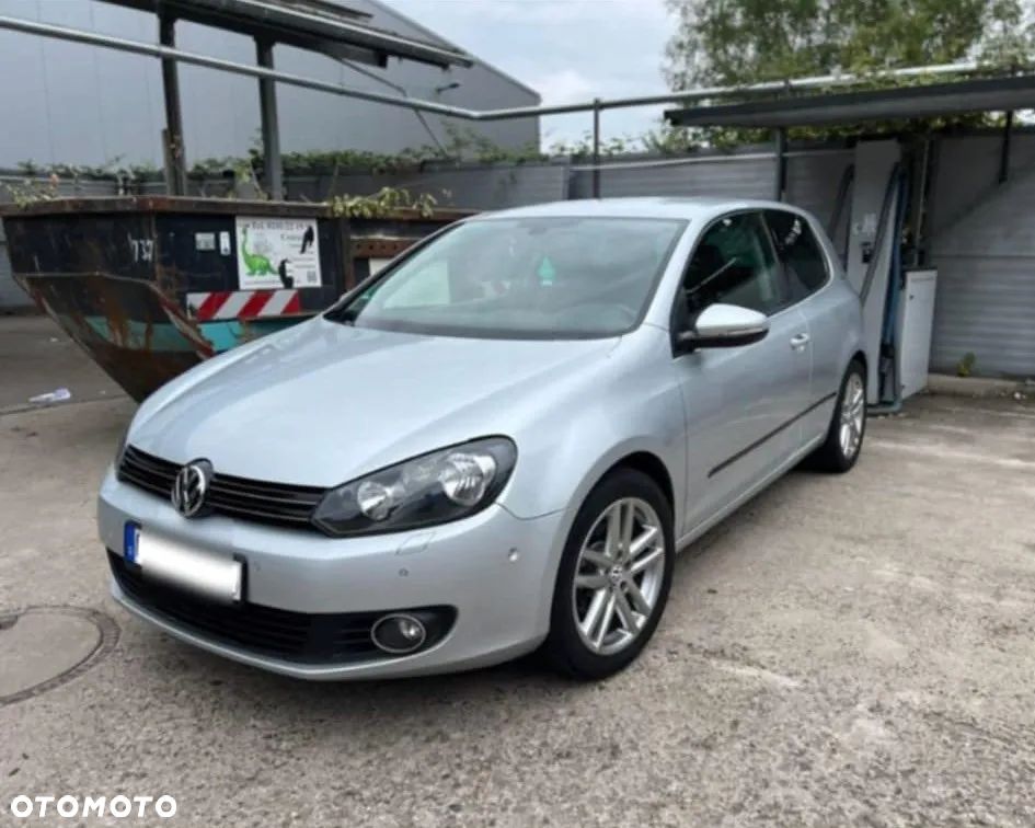 Volkswagen Golf - 1