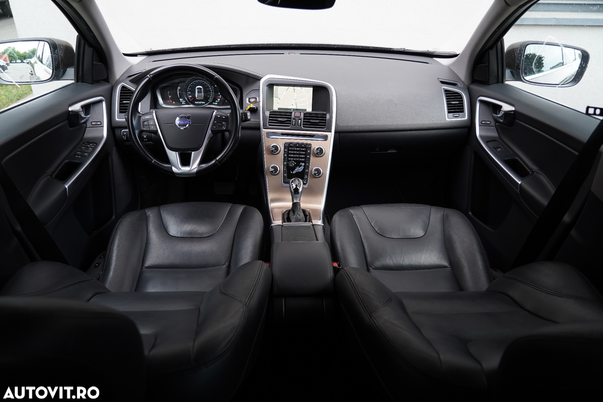 Volvo XC 60 D5 AWD Aut. Summum - 4