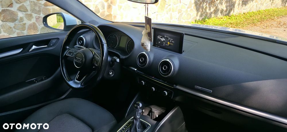 Audi A3 1.6 TDI (clean diesel) S tronic Ambiente - 17