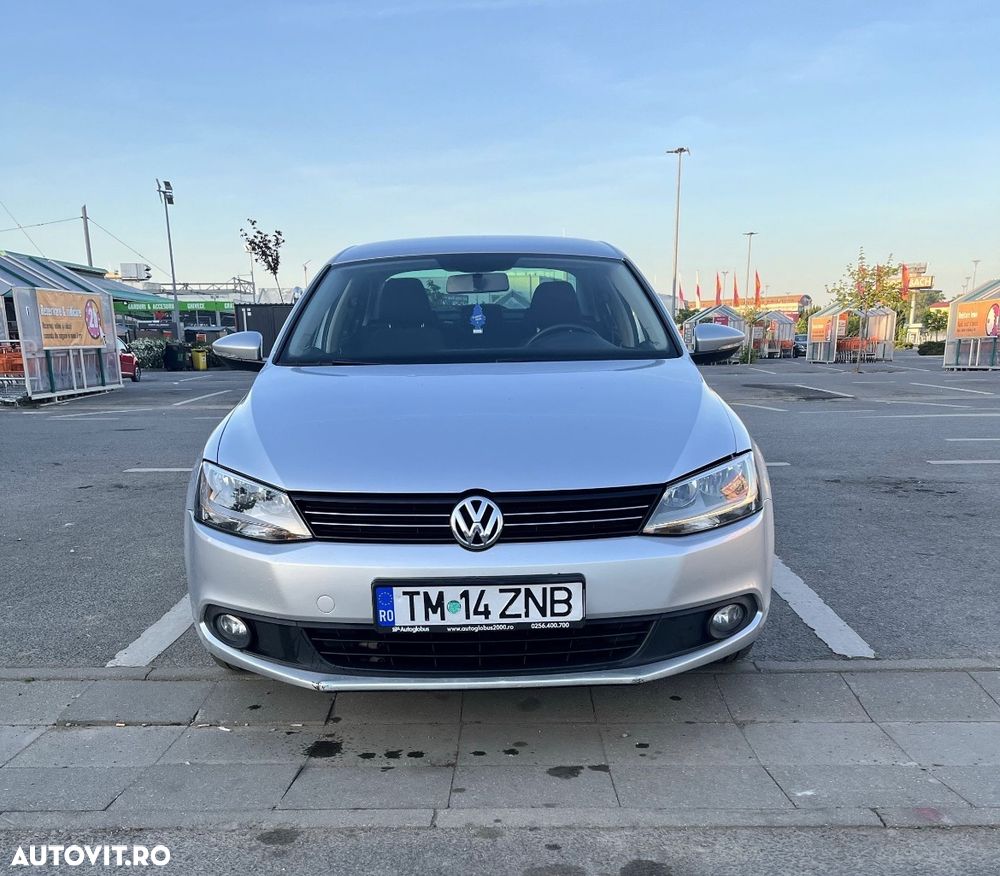 Volkswagen Jetta 1.6 TDI CR DPF DSG Trendline - 1