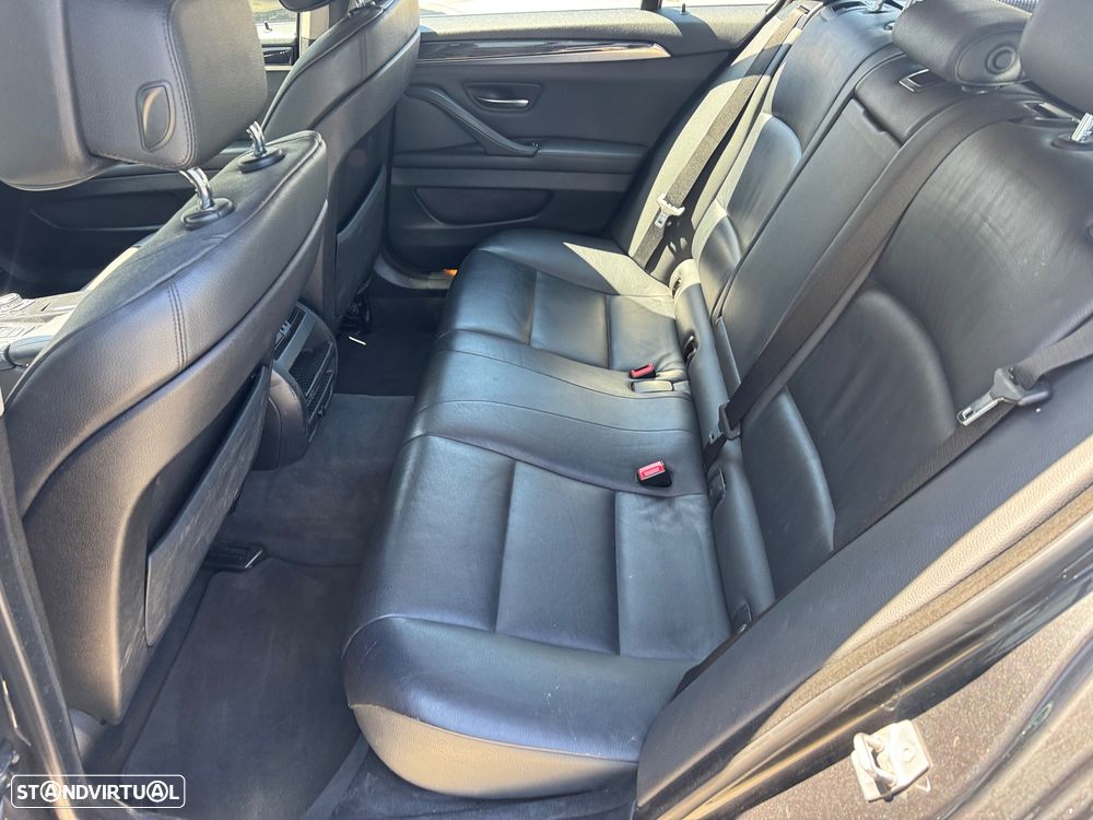 BMW 525 d Exclusive Auto - 12