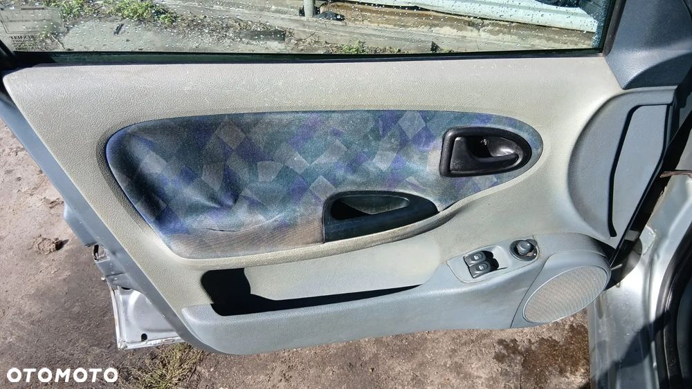 Tylko Części Renault Megane I PHI 1.6 8v K4M702 90KM 66kW 5d hb 95-99r Lakier MV920 - 8