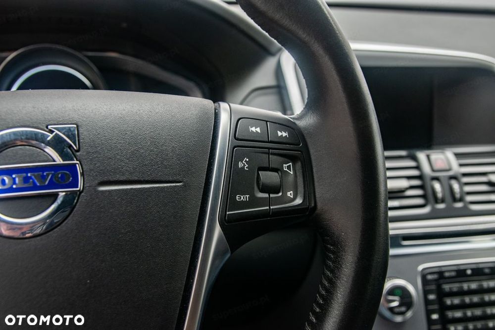 Volvo XC 60 D4 Geartronic Momentum - 22