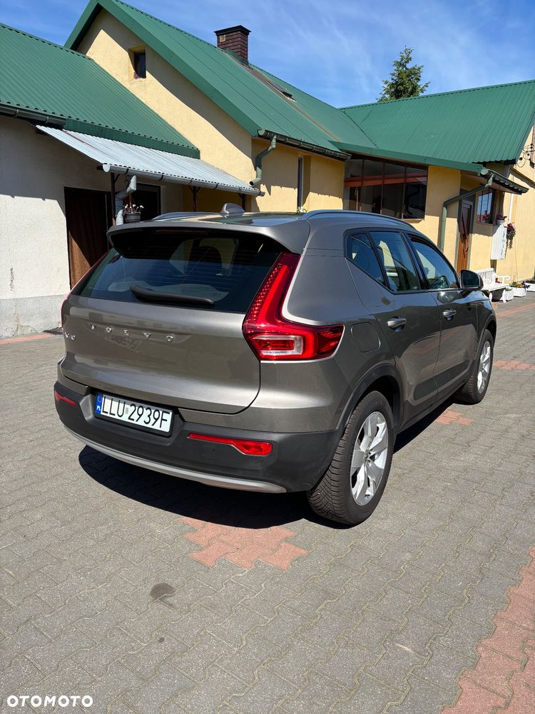 Volvo XC 40 T3 Momentum Core - 4