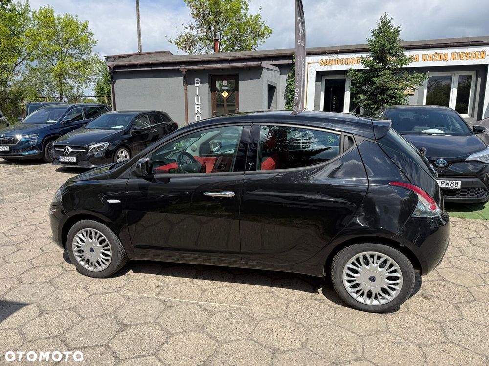 Lancia Ypsilon - 8