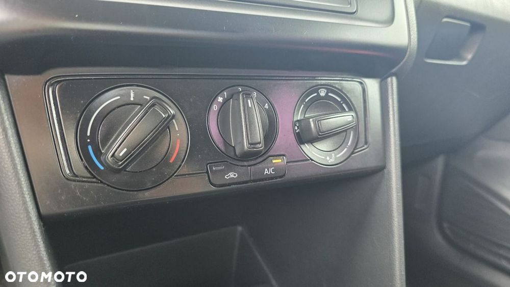 Volkswagen Polo - 17