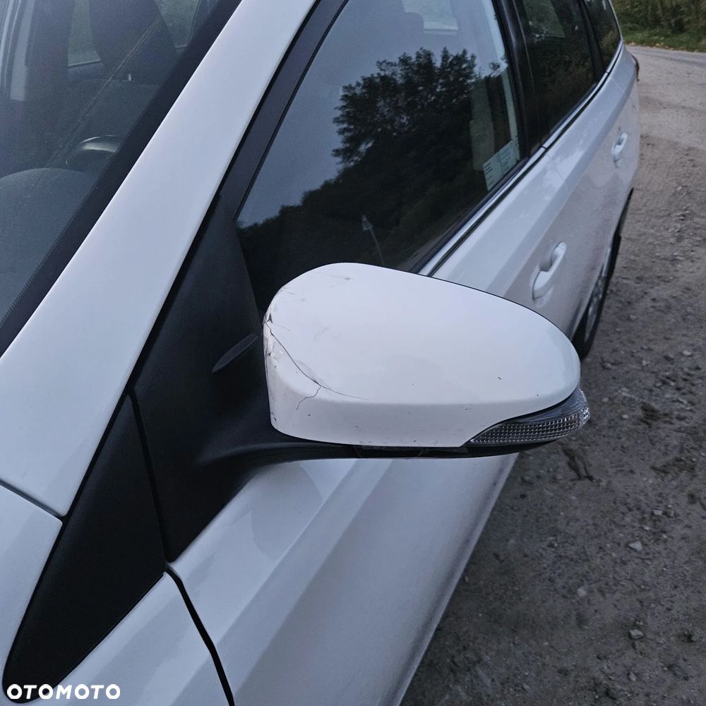 Toyota Auris 1.33 VVT-i Premium Comfort - 8