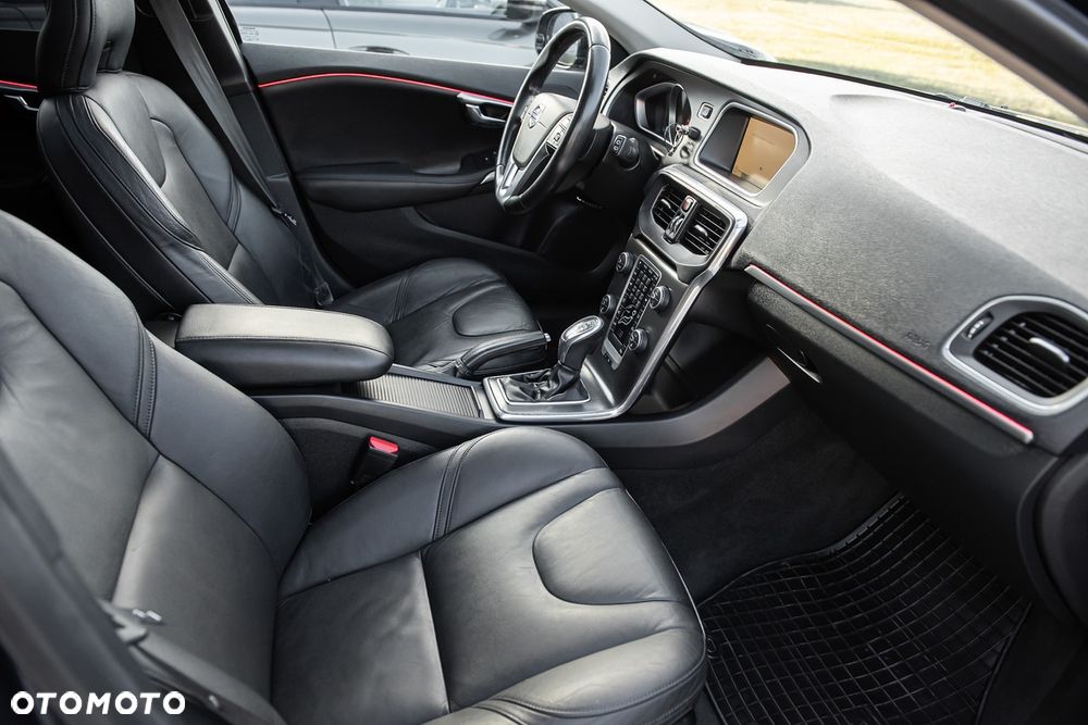Volvo V40 D3 Geartronic Summum - 30
