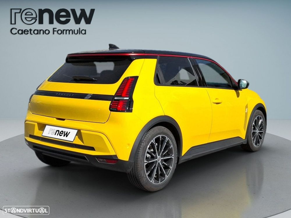 Renault 5 40 kWh Techno Autonomia Urbana — fotografia 8