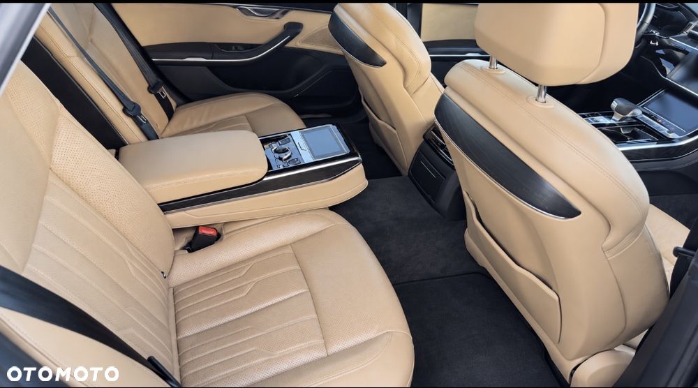Audi A8 L 55 TFSI mHEV Quattro Tiptr - 12