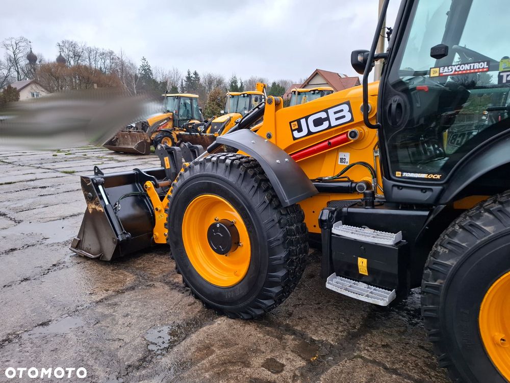 JCB 4CX - 27