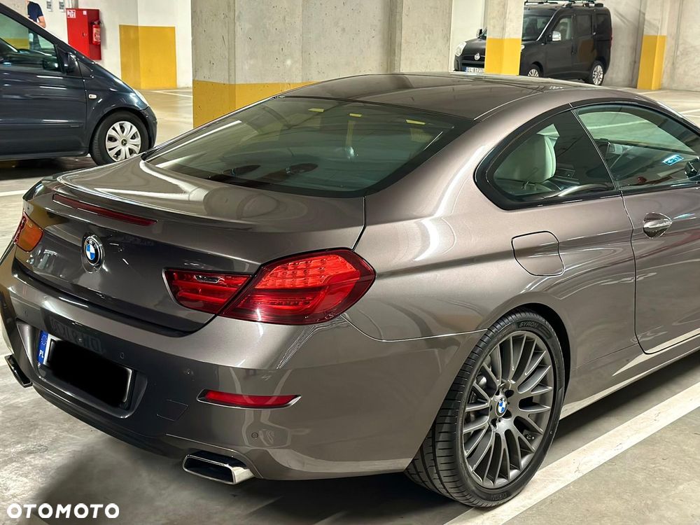 BMW Seria 6 650i - 12