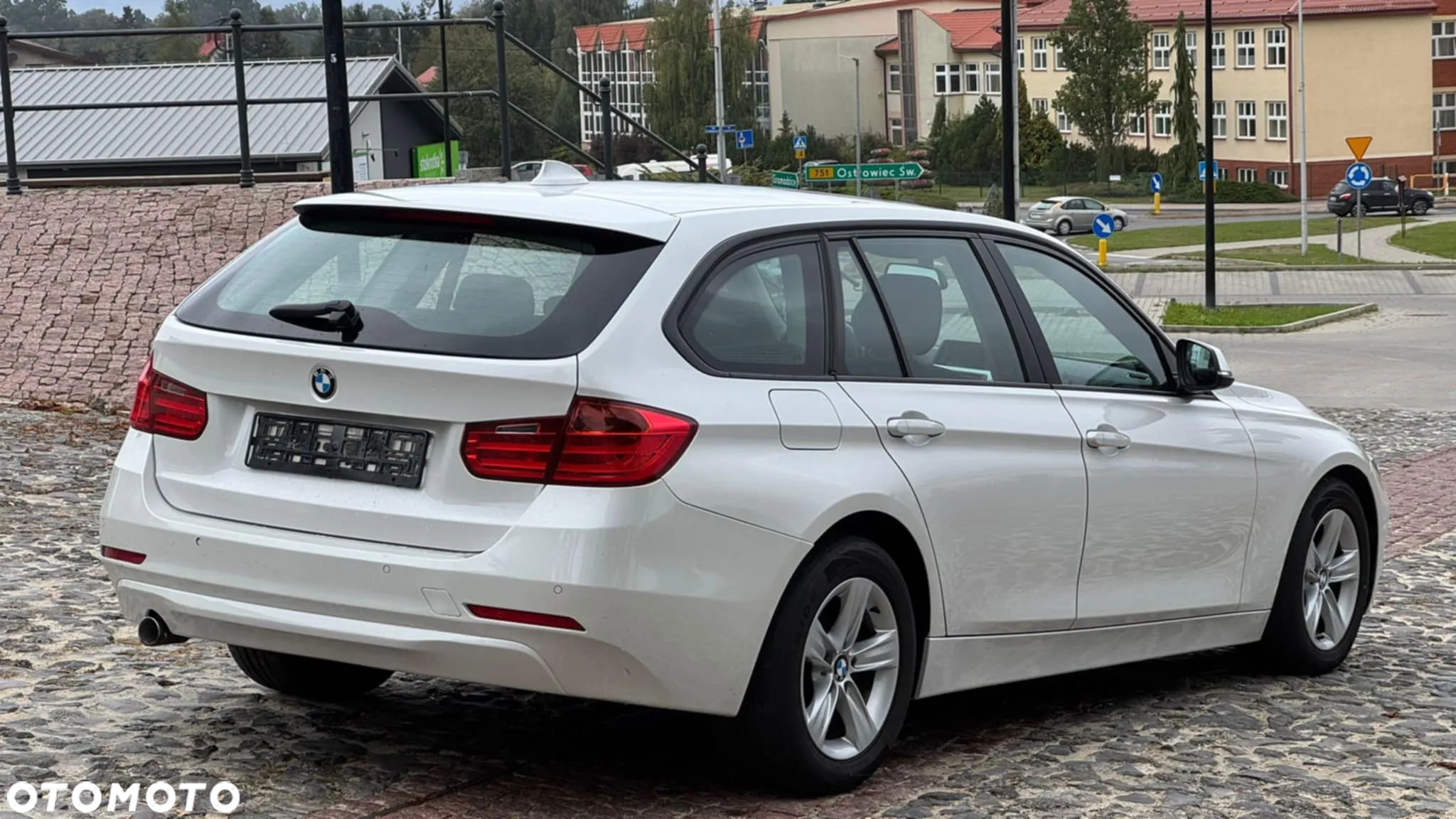 BMW Seria 3 316d - 14