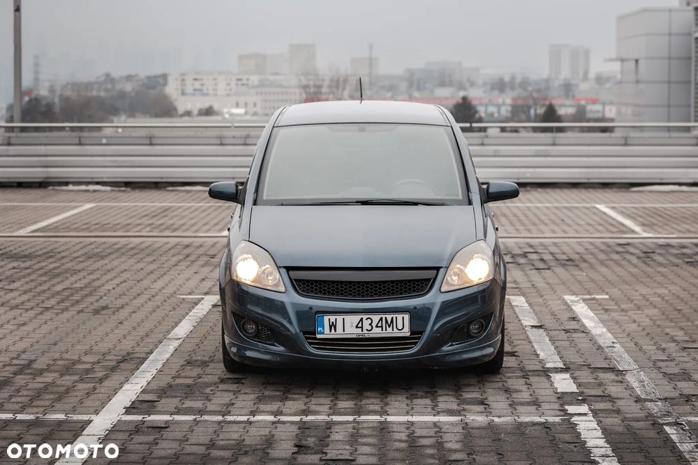 Opel Zafira 1.9 CDTI Cosmo - 4