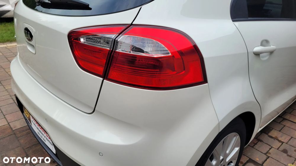 Kia Rio 1.4 Dream Team Edition - 28