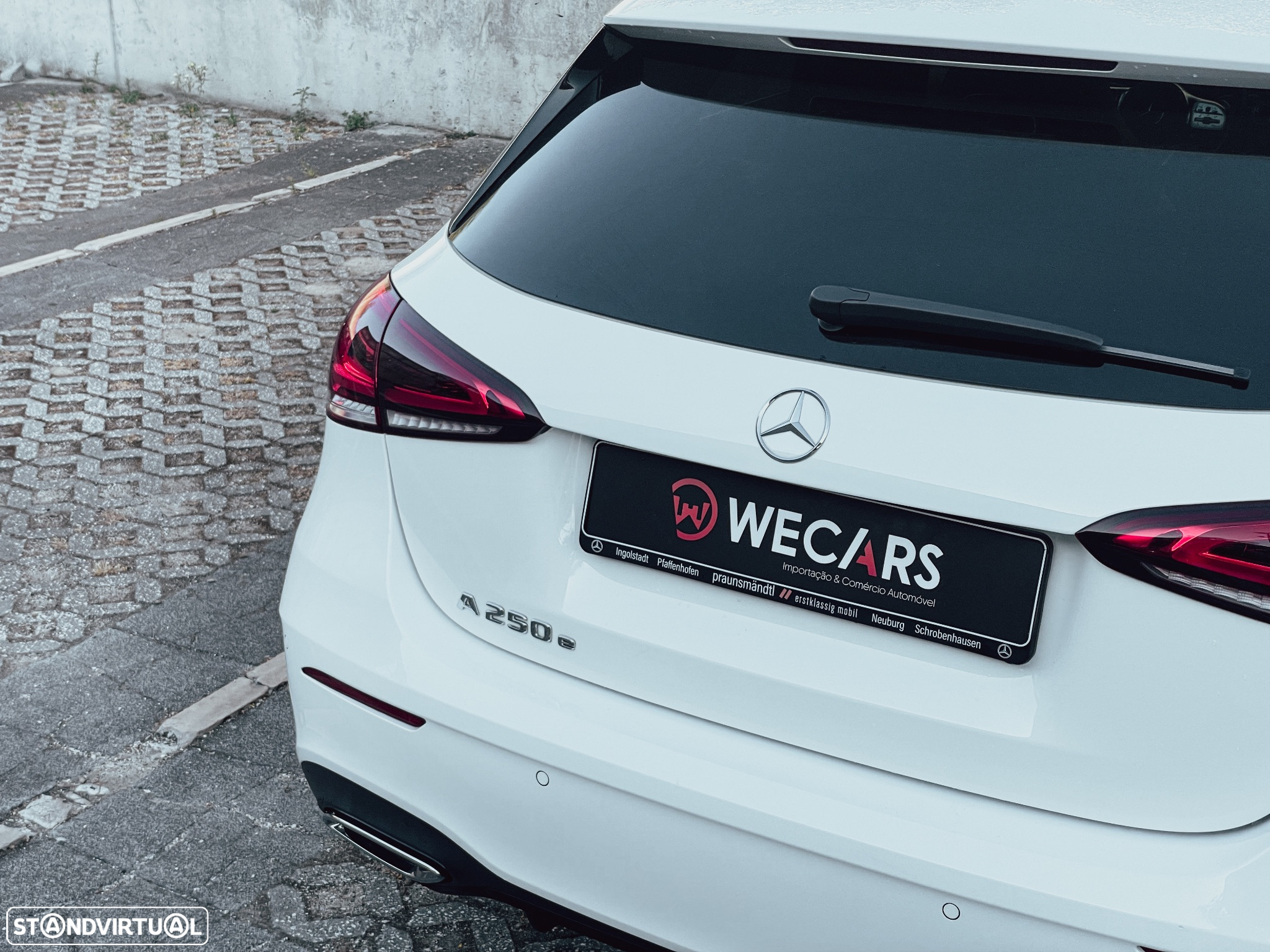 Mercedes-Benz A 250 e AMG Line - 14