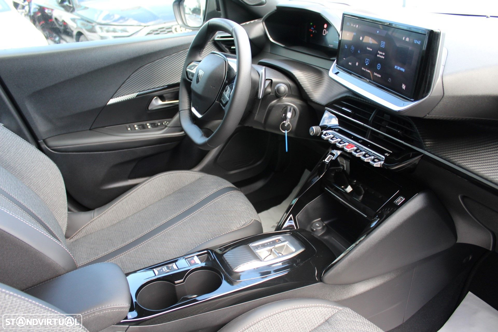 Peugeot 2008 1.2 PureTech Allure Pack EAT8 - 14