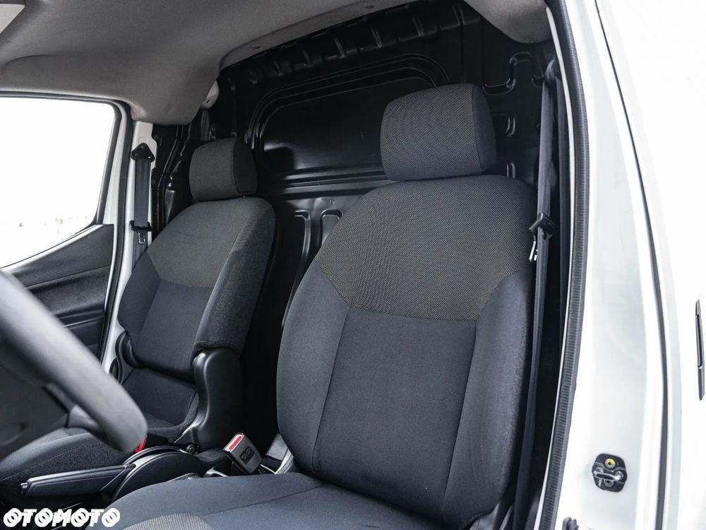 Nissan e-NV200 - 12