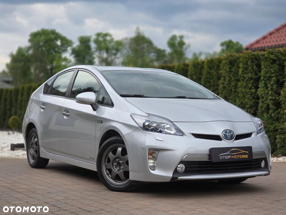 Toyota Prius 1.8 HSD Prestige - 2