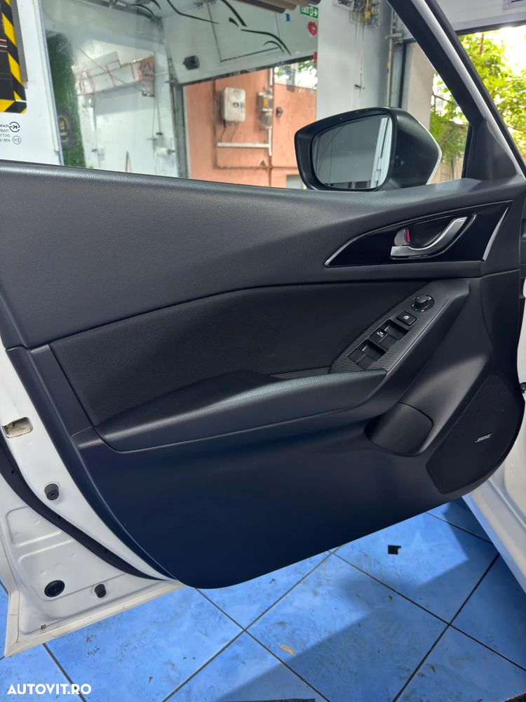 Mazda 3 SKYACTIV-D 150 Automatik Sports-Line - 17