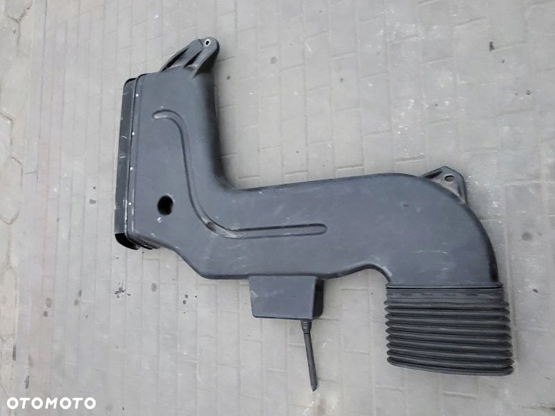 KOMIN WLOT FILTRA POWIETRZA DAF 75 85 CF EURO 5 - 1