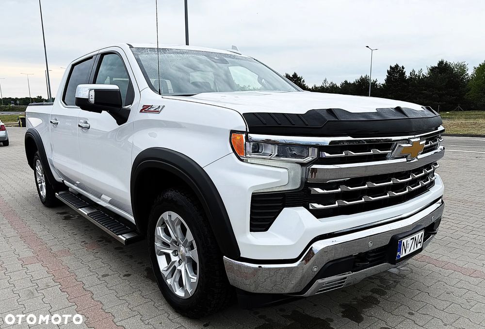 Chevrolet Silverado - 3