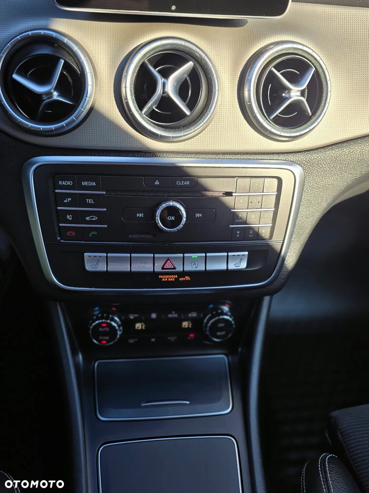 Mercedes-Benz CLA 180 7G-DCT Peak Edition - 19