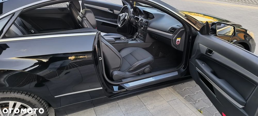 Mercedes-Benz Klasa E 350 CDI DPF BlueEFFICIENCY 7G-TRONIC Elegance - 40