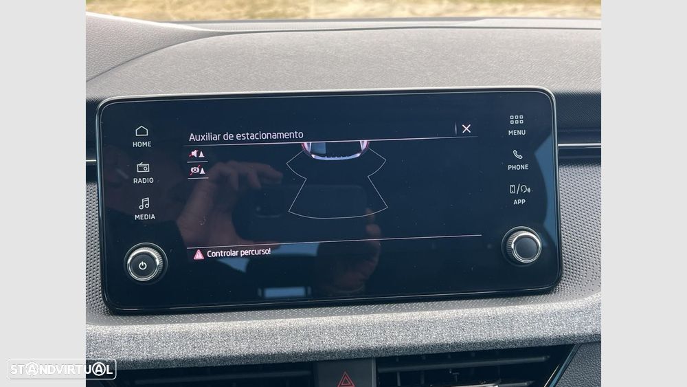 Skoda Scala 1.0 TSI Ambition DSG — fotografia 19