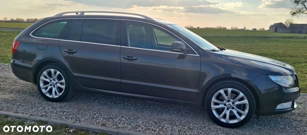 Skoda Superb 2.0 TDI Exclusive - 10