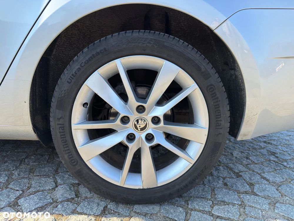 Skoda Octavia 2.0 TDI Style DSG - 6