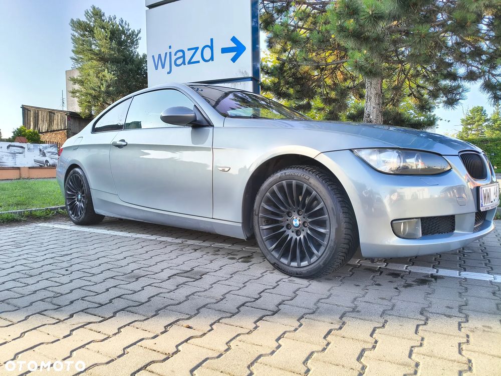 BMW Seria 3 320i - 4
