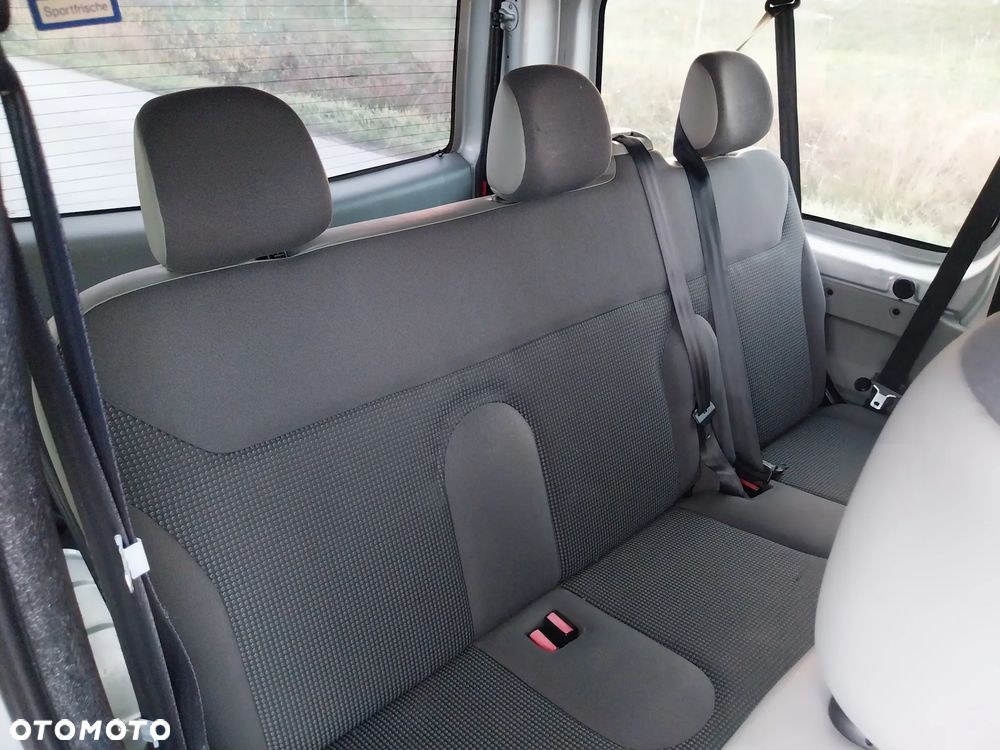 Opel Vivaro - 12