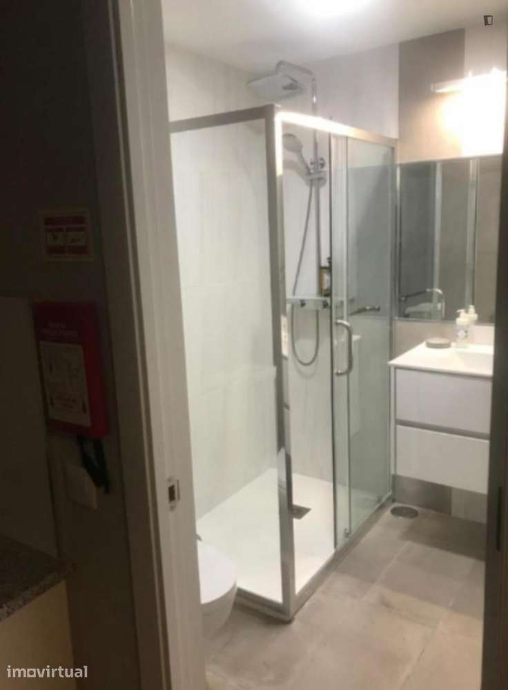 Quarto - localizado em Alta Universitária Coimbra - Grande imagem: 5/17