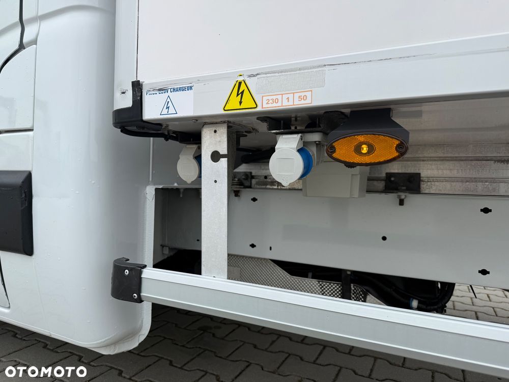 Renault MASTER 145 / CHŁODNIA / WTYKA 220V / NOWY MODEL / FRANCJI / STAN BDB / / / - 11