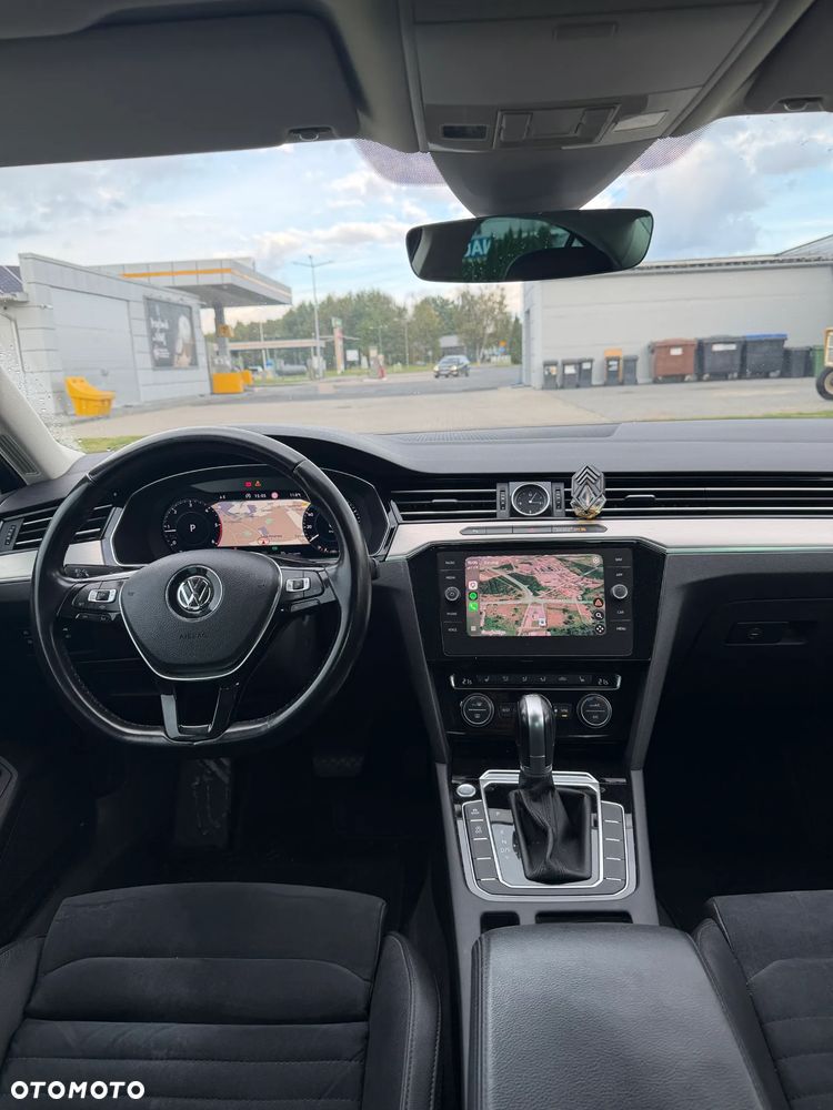 Volkswagen Passat - 11