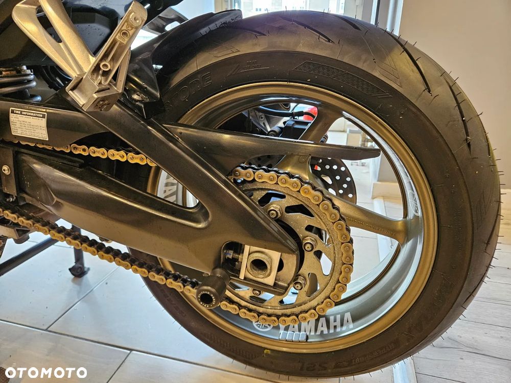 Yamaha FZ - 20