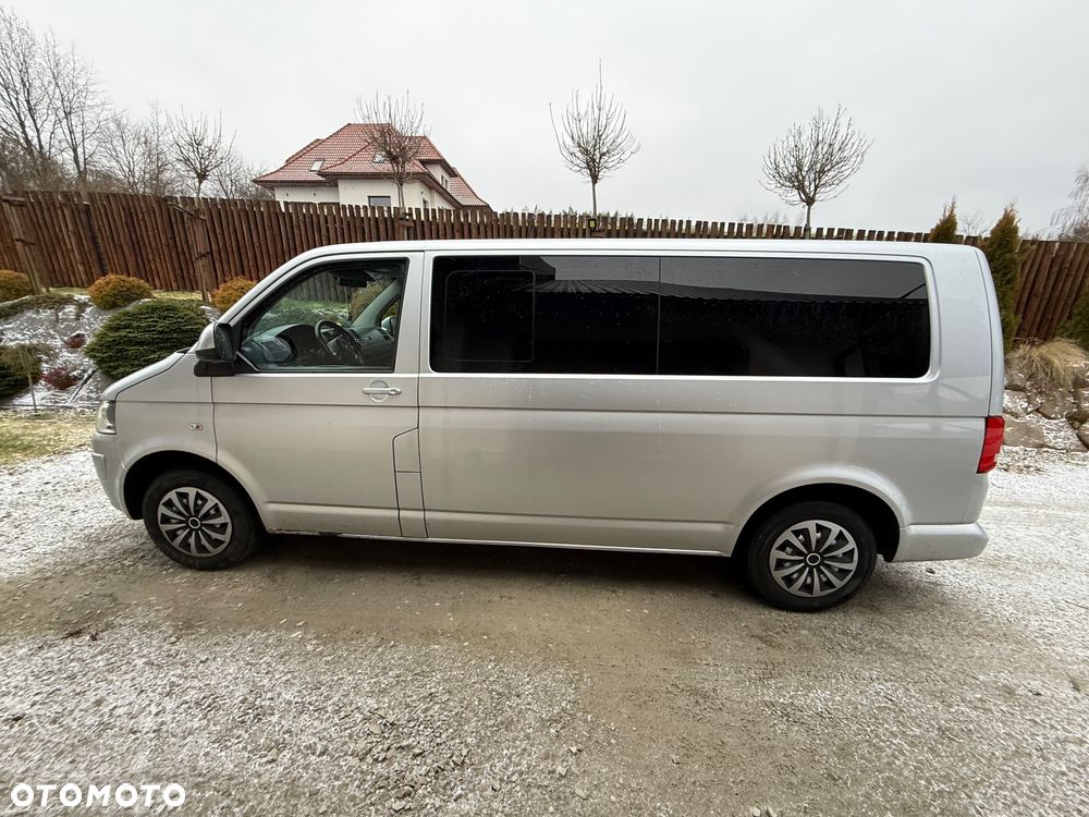 Volkswagen Caravelle - 2