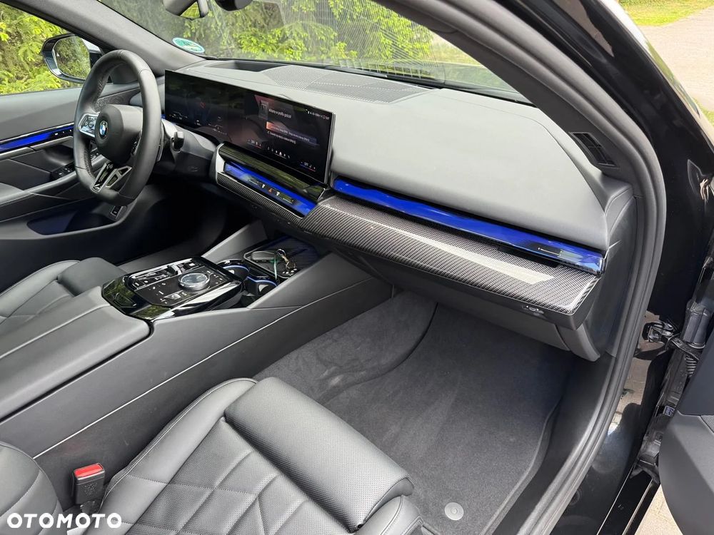 BMW Seria 5 520d xDrive - 26